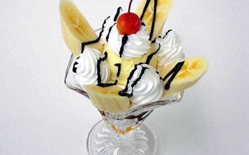 Муляжи блюд - In an ice cream dish