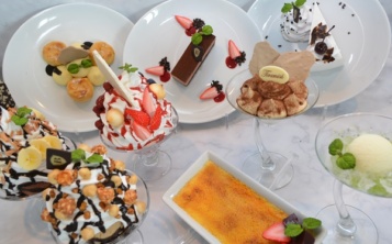 Replica of desserts for restaurant in Bauer Hotel