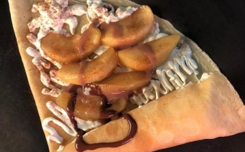 Pancake "Apple with cinnamon"