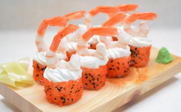 The price of the Roll "California with shrimp" replica is $ 32/1 pc.