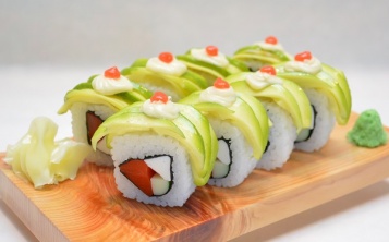 The price of the Dragon Roll replica is $ 32/1 pc.