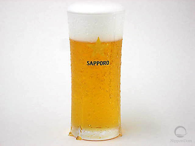 Муляж запотевшего стакана пива Sapporo (240 мл)