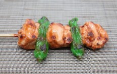 Муляж якитори «Курица в соусе и зеленый перец»
