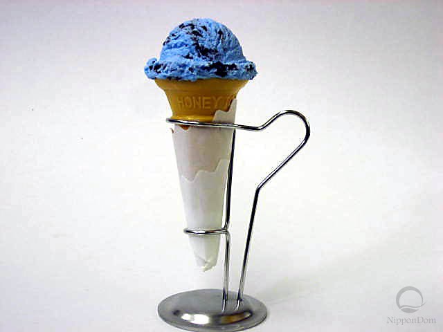 Муляж мятного мороженого с шоколадом