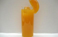 Муляж апельсинового сока с апельсином