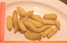 The potatoes cut is better visible in the additional picture.