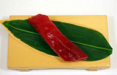 Муляж суши «красный тунец (12)»