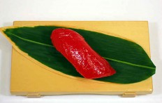 Муляж суши «красный тунец (13)»