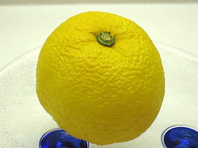 Муляж лимона