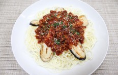 Муляж спагетти с баклажаном и мясным соусом