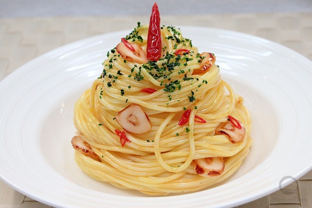 Муляж спагетти с перцем 