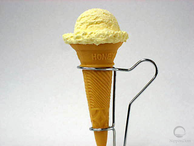 Муляж ванильного мороженого 